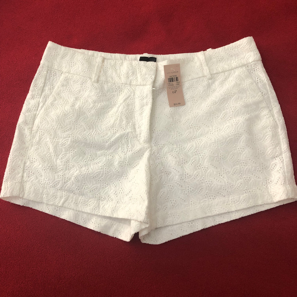 NWT Ann Taylor white eyelet shorts
